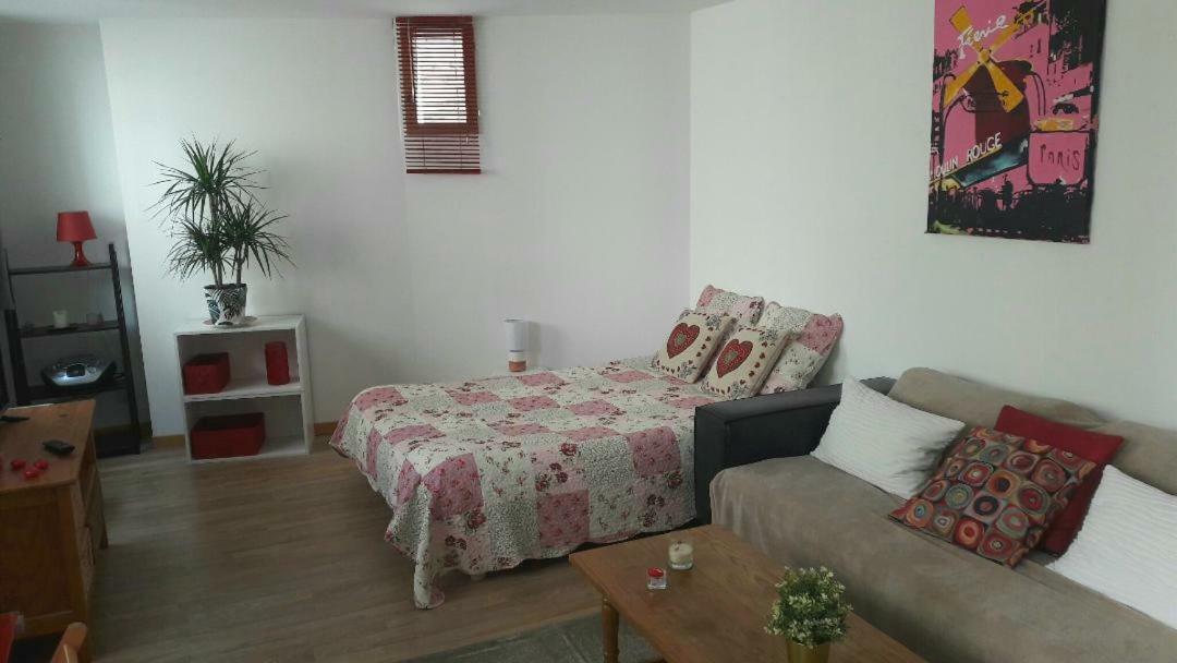 Studio Du Clocher Rigarda Екстериор снимка